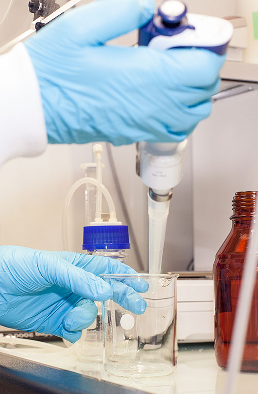 Preparing a radiolabelling run in the radiochemistry laboratory